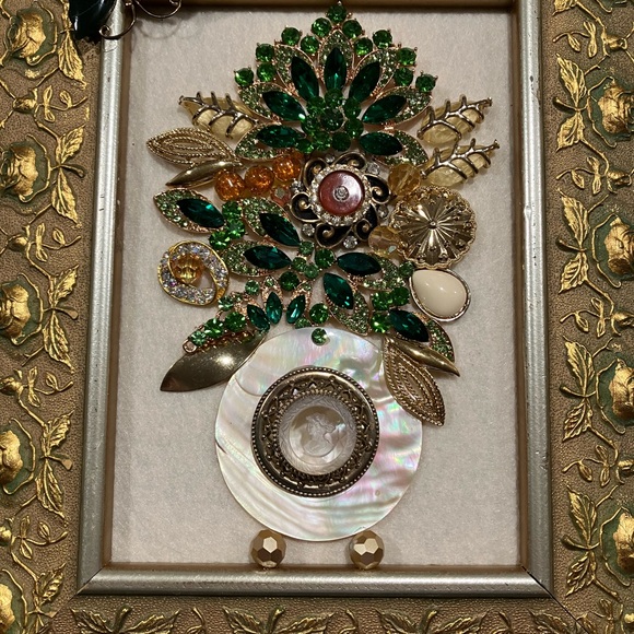 FRAMED JEWELRY ART COLLAGE IN VINTAGE FRAME HANDMADE UNIQUE OOAK GIFT 🎁 IDEA - Picture 2 of 15